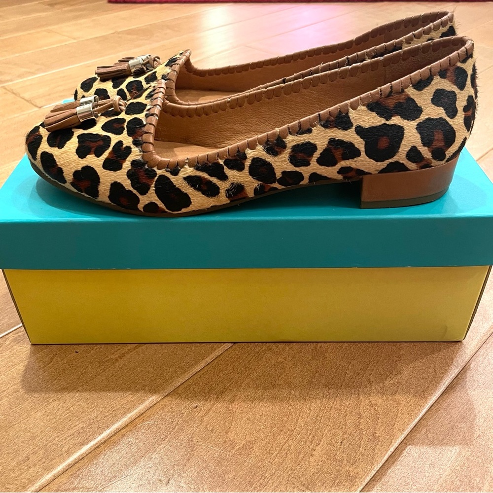 JACK ROGERS GABRIELLE HAIRCALF LEOPARD PRINT WOMENS FLATS with TASSELS SIZE 8 - Picture 2 of 13